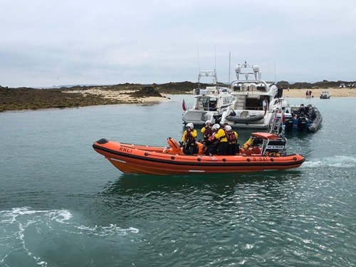 St Catherine's ILB attends medical emergency on Les Écréhous