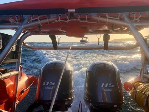 St Helier ILB Assists Motor Boat Which Suffered Mechanical Failure