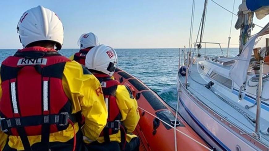 St Helier ALB ILB Assists French Yacht