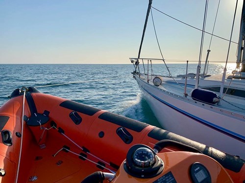 St Helier ALB ILB Assists French Yacht Image3