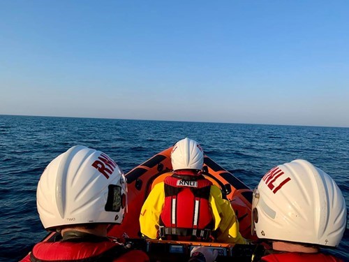 St Helier ALB ILB Assists French Yacht Image4