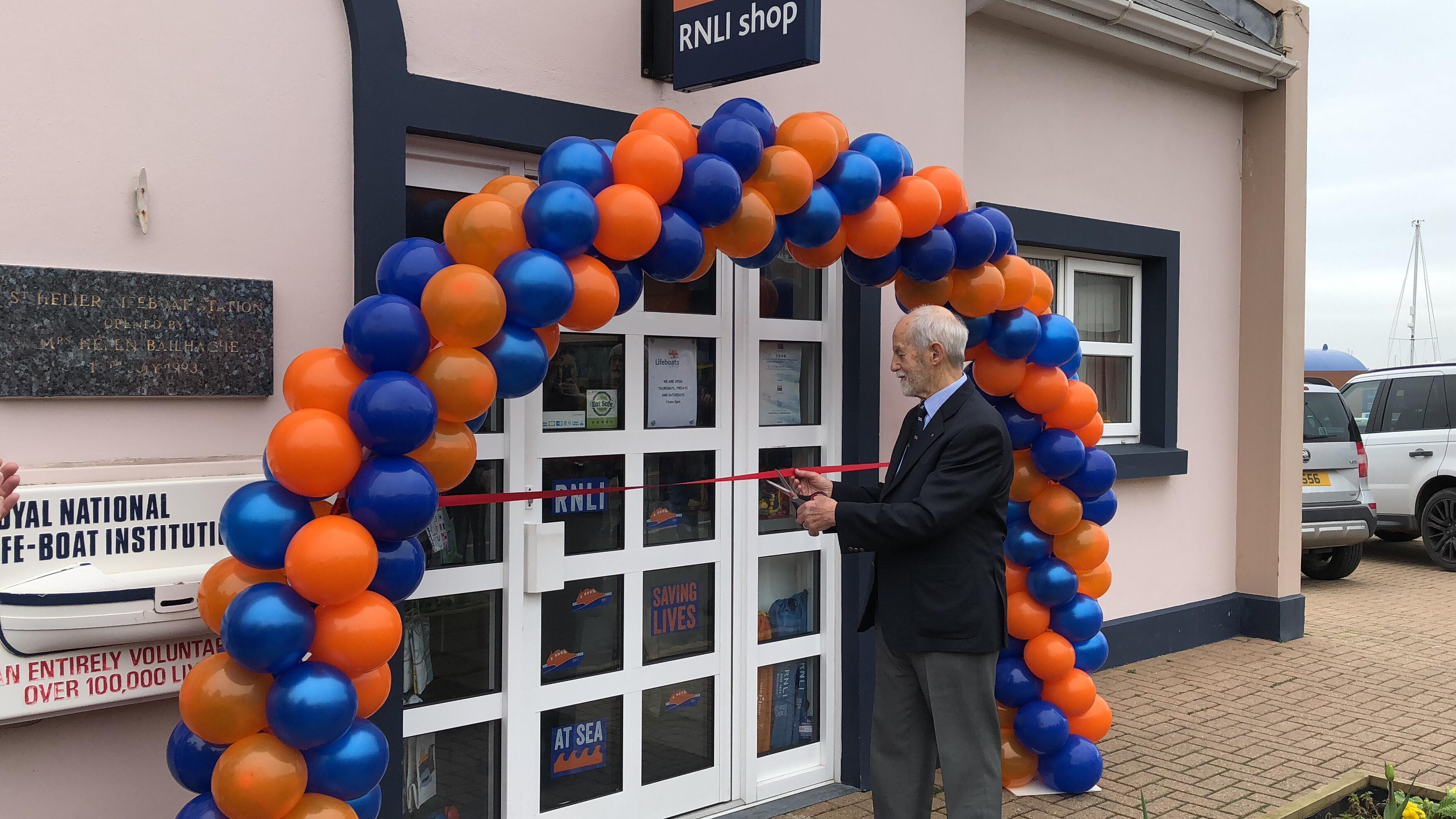 29633108 10155858184811077 628166604 O