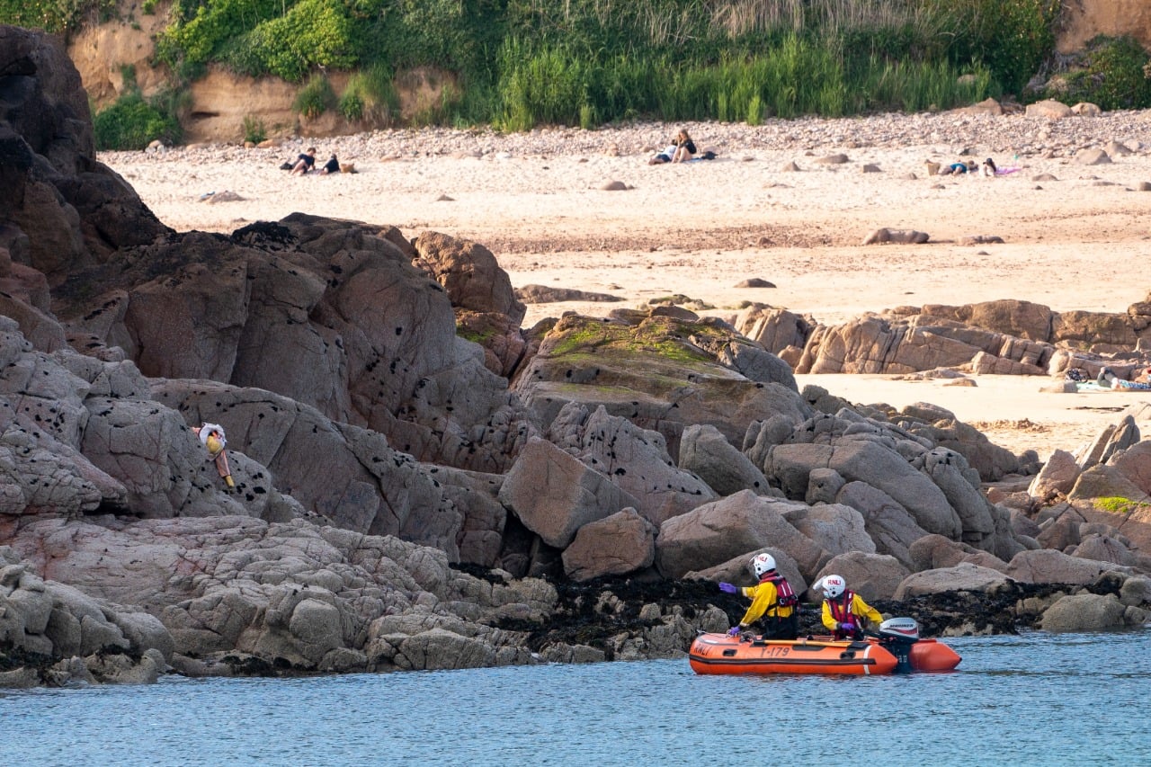 205264242 4814572898559768 3151489493424048859 N